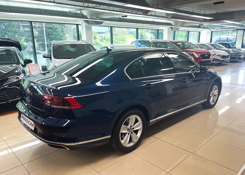 Volkswagen Passat 2.0TDI 110 kW BMT Elegance, ČR - fotka 6 z 29