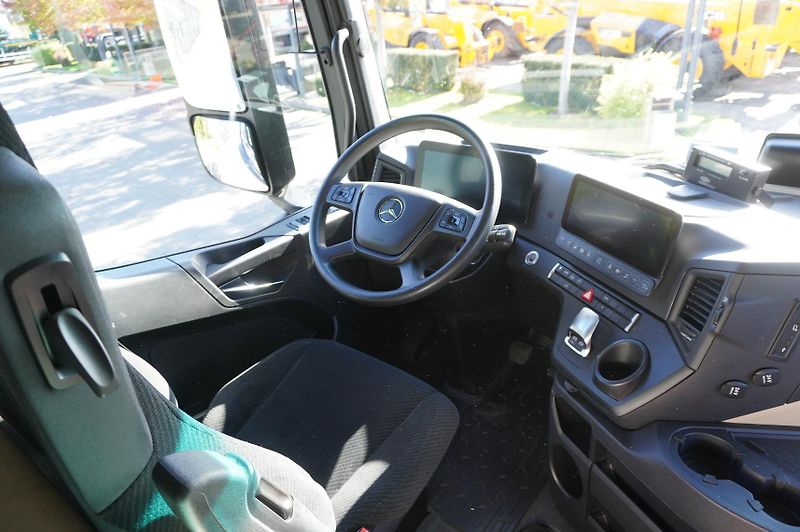 Mercedes-Benz Actros (2023) 2548 MP5 6×2 / Schmitz 19 EPAL - fotka 17 z 25