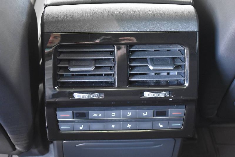 Volkswagen Touareg (2022) 3.0TDI 210kW 4Motion, LED Matr - fotka 15 z 32