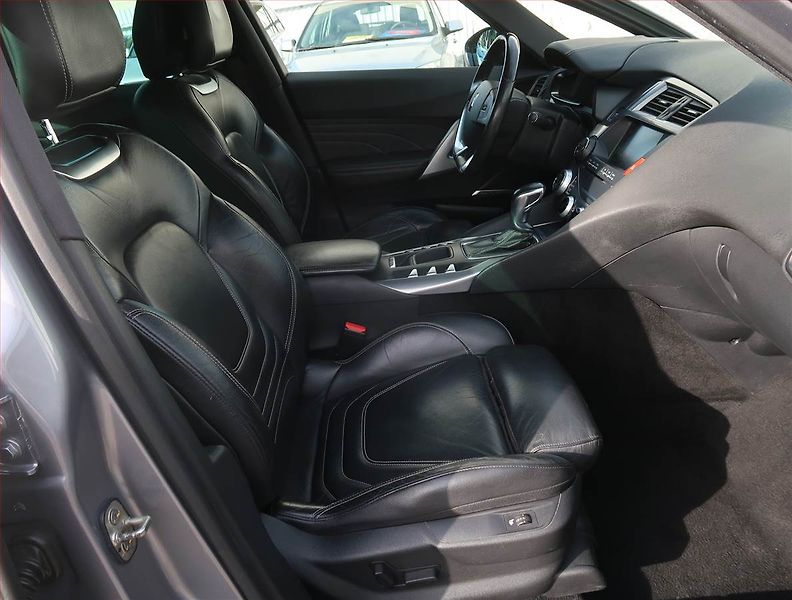 Citroën DS5 (2016) 2.0 BlueHDI, Automat - fotka 9 z 23