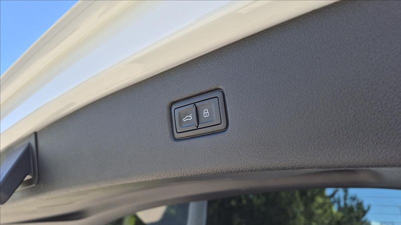 Audi Q7 3,0 50 TDI S-LINE ČR - fotka 30 z 33