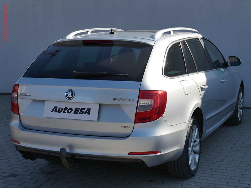 Škoda Superb (2014) 2.0TDi 4x4, ČR, Panor, kůže - fotka 4 z 25