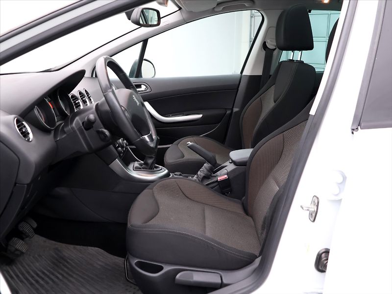 Peugeot 308 1,6 16V 88kW CZ Serv.Kniha - fotka 10 z 33