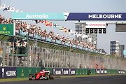 F1 2017 GP Austrálie - Sebastian Vettel (Ferrari) si dojíždí pro vítězství