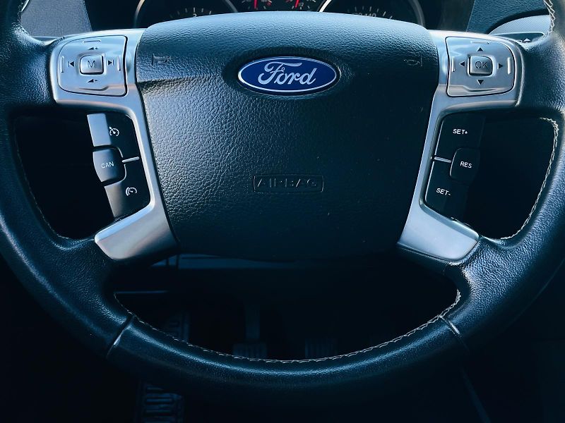 Ford Galaxy 2.0TDCi MANUÁL 7 MÍST VÝHŘEV - fotka 27 z 49