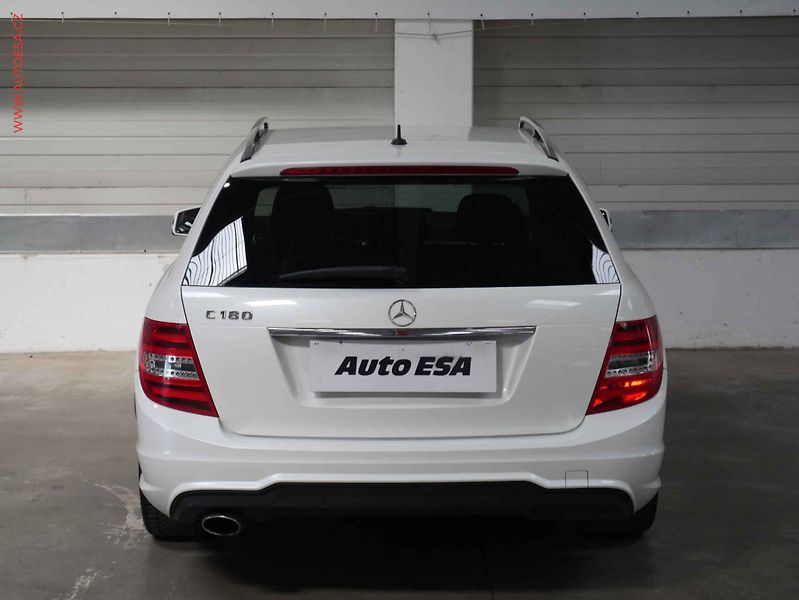 Mercedes-Benz Třídy C (2013) 1.6 C180, AT, navi, xenon - fotka 5 z 26