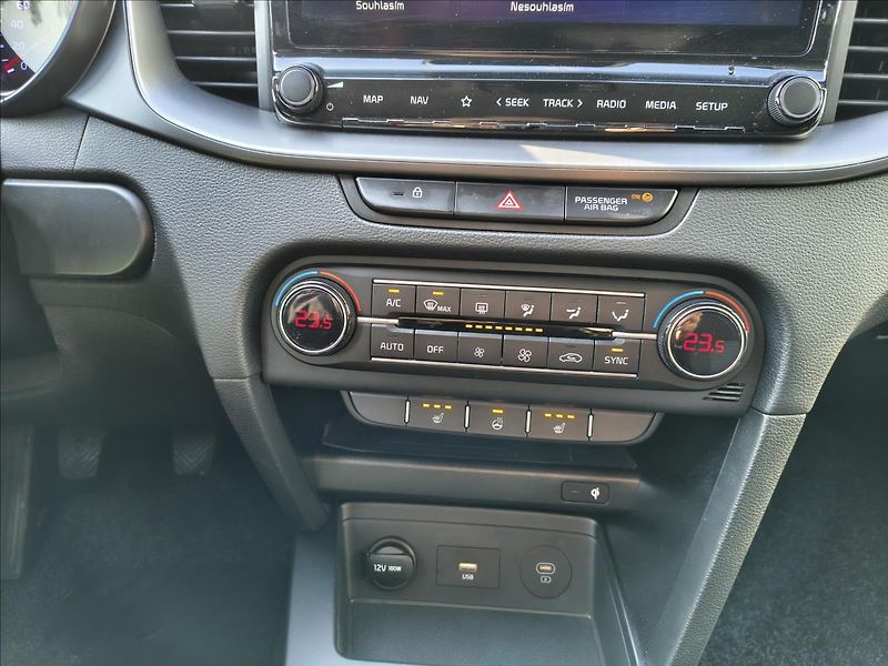 Kia Ceed 1,5 T-GDi 118kw  TOP - fotka 8 z 14