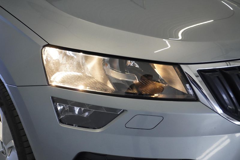 Škoda Karoq 1.6 TDi DSG 7 - fotka 4 z 28