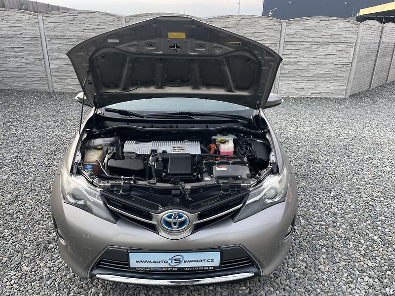 Toyota Auris 1.8i 16v HYBRID AUT NAVI CAM!! - fotka 62 z 166