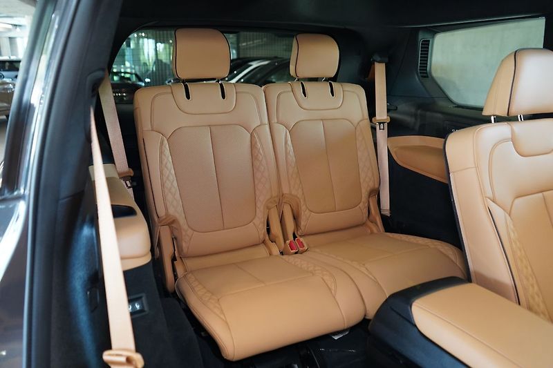 Jeep Grand Cherokee Summit Reserve L - fotka 30 z 71