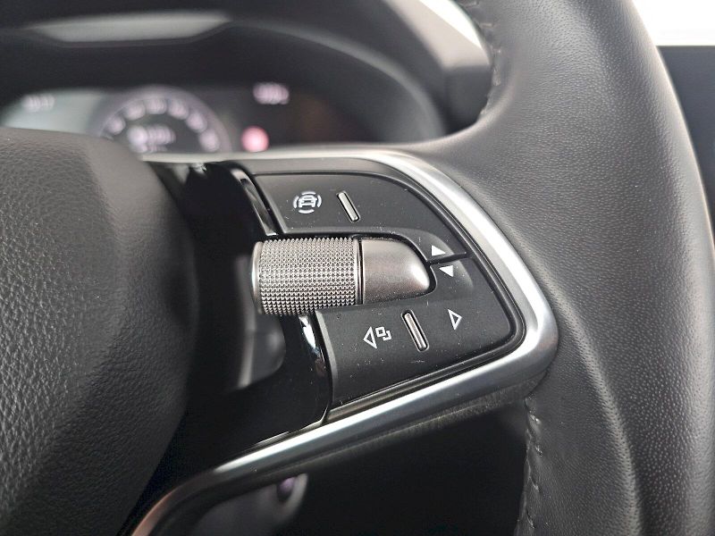 Škoda Scala (2025) 1.0TSI 85kW SELECTION TAŽNÉ - fotka 9 z 28