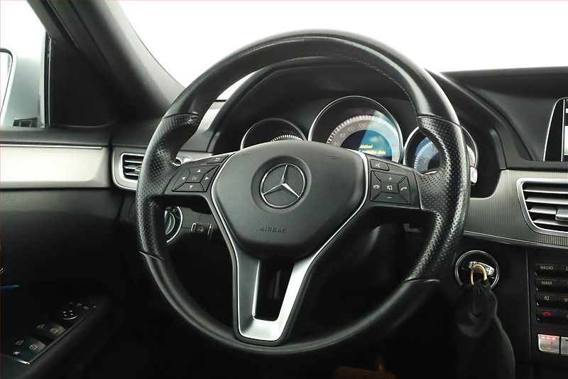 Mercedes-Benz Třídy E (2013) E 400 4MATIC, 4X4, Automat - fotka 16 z 18