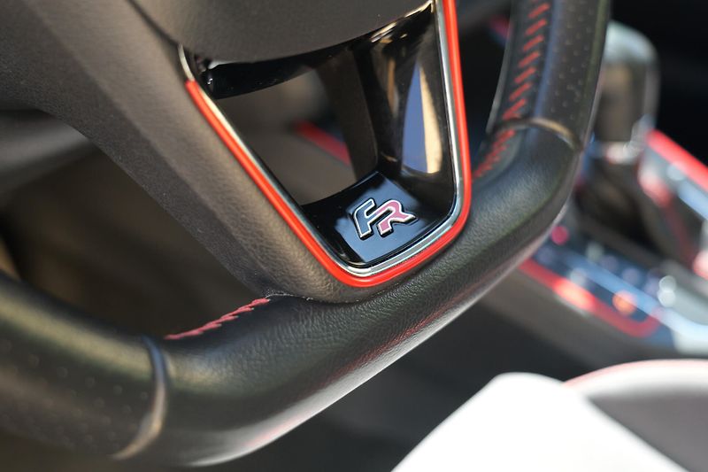 Seat Ibiza FR TSI DSG Panorama Kamera LED - fotka 20 z 35