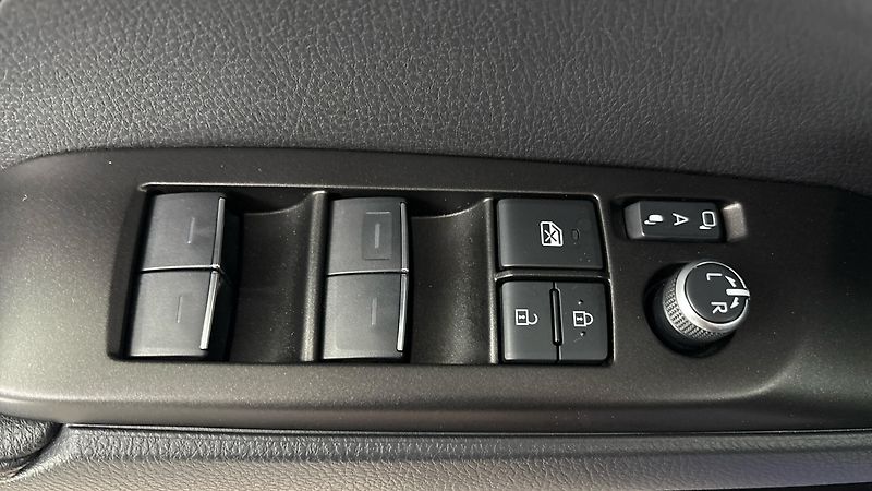 Toyota Camry 2.5 Hybrid AUT Executive - fotka 22 z 26