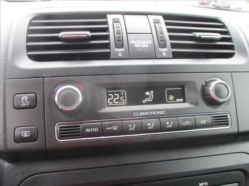 Škoda Fabia 1,2 TSI, aut.klima,serv.kniha, - fotka 20 z 44