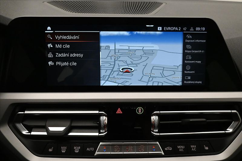 BMW Řada 3 2,0 320d 140 kW Steptronic Zár - fotka 19 z 32