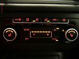 Volkswagen Tiguan (2012) 1.4 TSI, Bixen, panor. - náhled 17