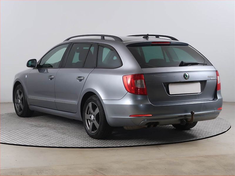 Škoda Superb (2012) 1.6 TDI, Navi, Tempomat - fotka 4 z 15