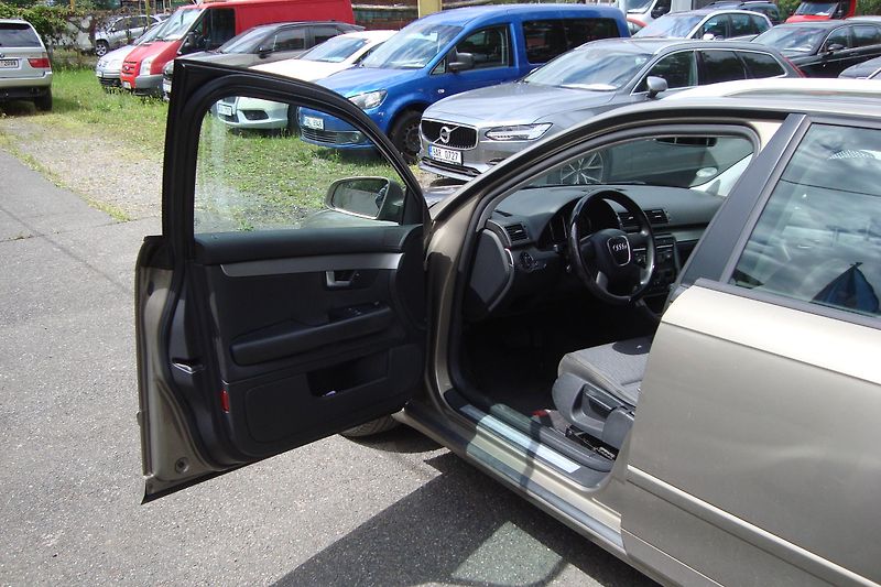 Audi A4 Avant (2006) 2.0 TDi, AUT - fotka 10 z 43