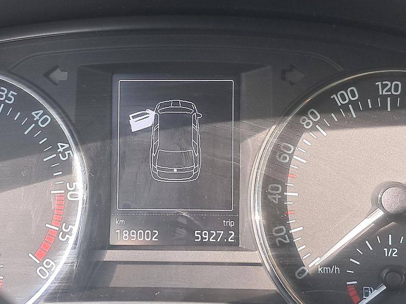 Škoda Fabia (2015) 1.4TDI(77kW),tažné,STK 8/2028 - fotka 12 z 19