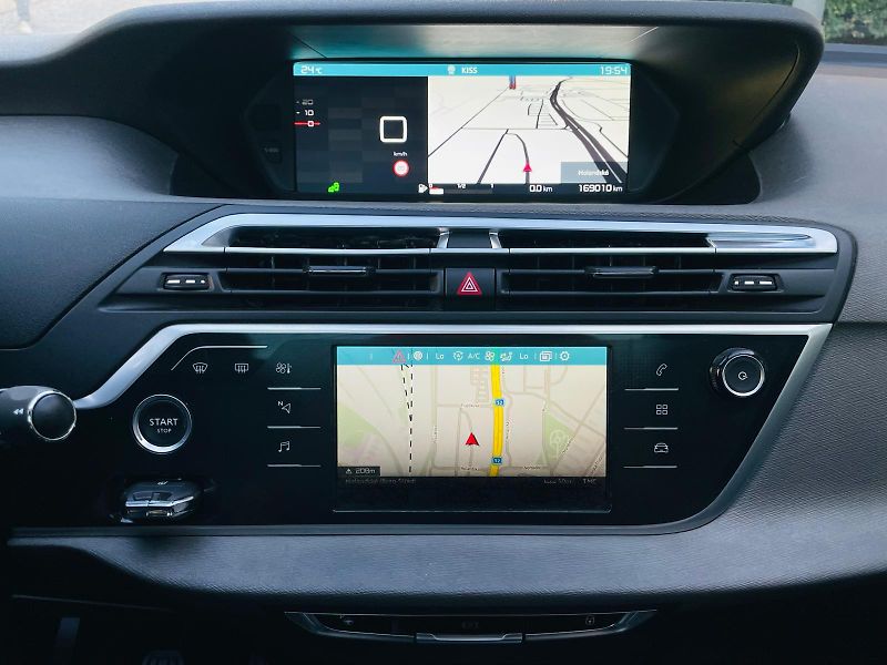 Citroën Grand C4 Picasso 2.0HDi MAN 7MÍST KAMERA TAŽNÉ - fotka 35 z 54