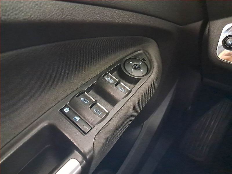 Ford Grand C-MAX (2018) 2.0 TDCi, Automat, Bi-Xenony - fotka 20 z 20