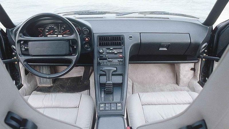 Porsche 928 GTS.