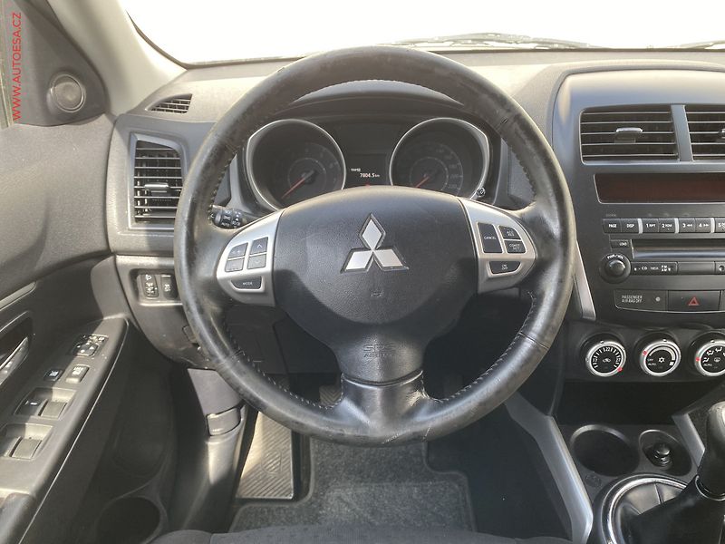 Mitsubishi ASX (2010) 1.6 MiVEC, Invite, TZ - fotka 11 z 15