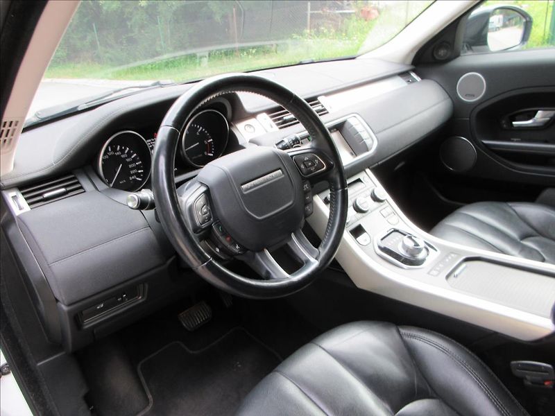 Land Rover Range Rover Evoque 2,2 TD4, 4x4, AT, Panorama, Ků - fotka 12 z 31