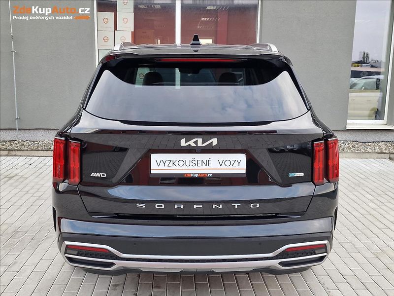 Kia Sorento 1.6T-GDi PHEV 4x4 Premium, ČR - fotka 9 z 50