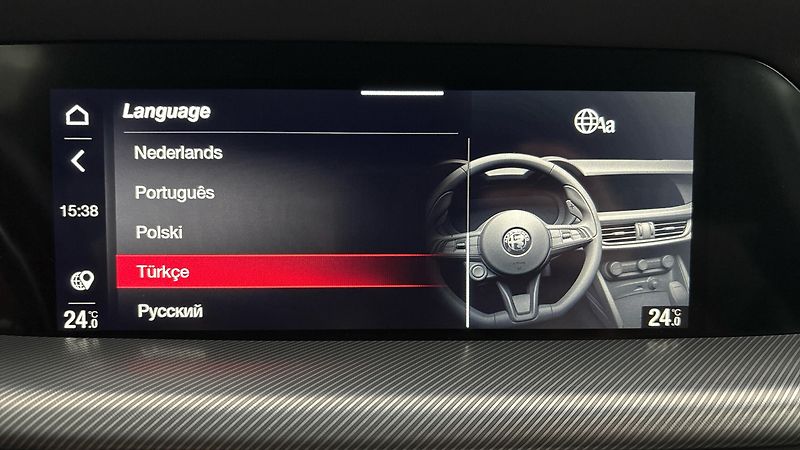 Alfa Romeo Stelvio 2.0 GME AUT AWD Intensa - fotka 37 z 42