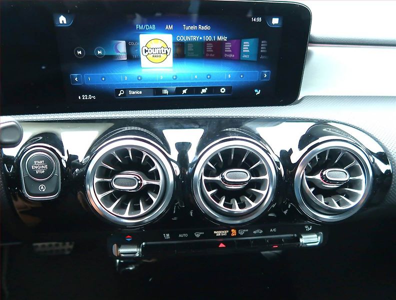 Mercedes-Benz CLA (2022) AMG Paket 200 - fotka 12 z 15