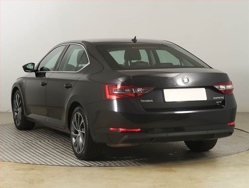 Škoda Superb (2017) Laurin&Klement 2.0 TDI 4x4 - fotka 4 z 30
