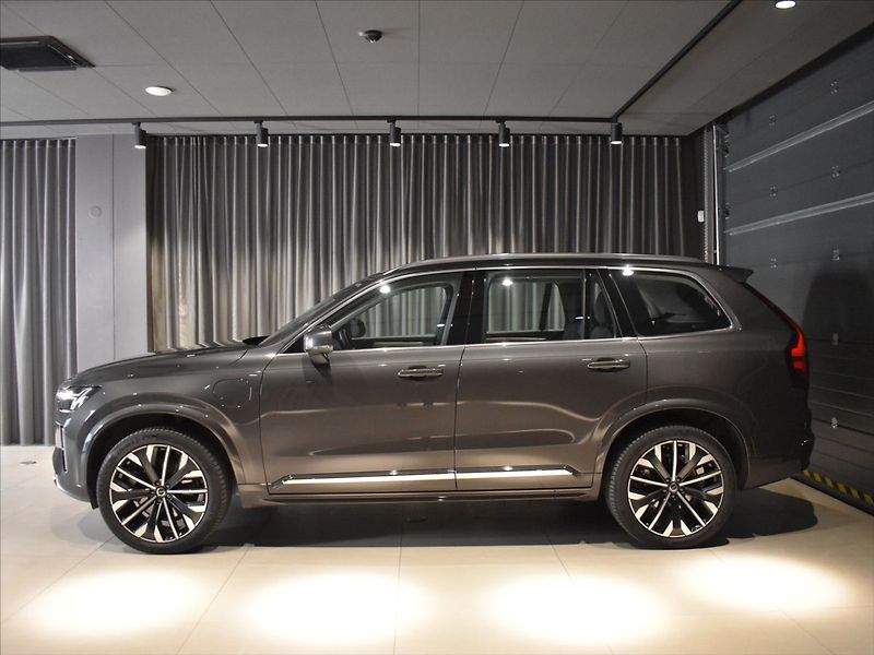 Volvo XC90 2,0 T8 AWD Plus BLIS,Bezklíč - fotka 2 z 27
