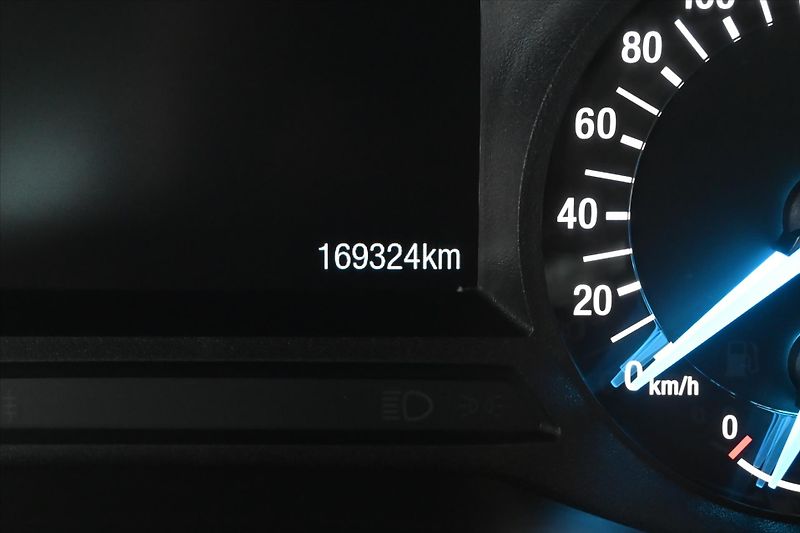 Ford Mondeo 2,0 EcoBlue 110 kW Business Zá - fotka 14 z 29