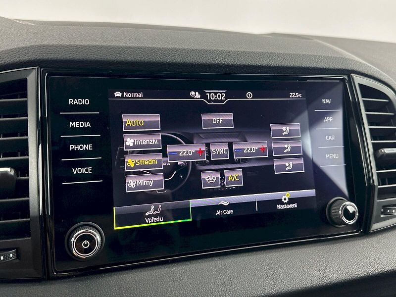 Škoda Karoq (2025) DSG 2.0TDI 110kW 4x4 SportLine - fotka 19 z 33