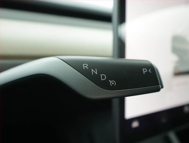 Tesla Model Y (2023) Long Range AWD 79kWh, SoH 90% - fotka 13 z 21
