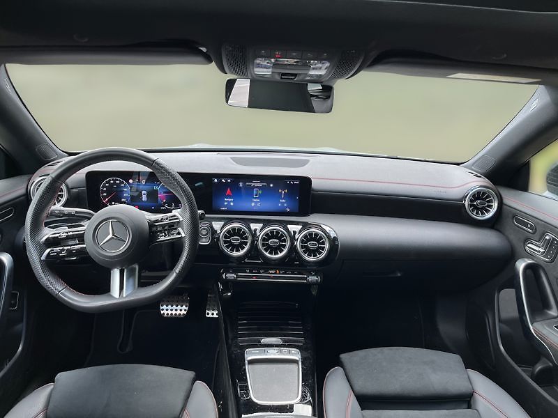 Mercedes-Benz CLA Třída 200 d Shooting Brake AMG - fotka 14 z 17