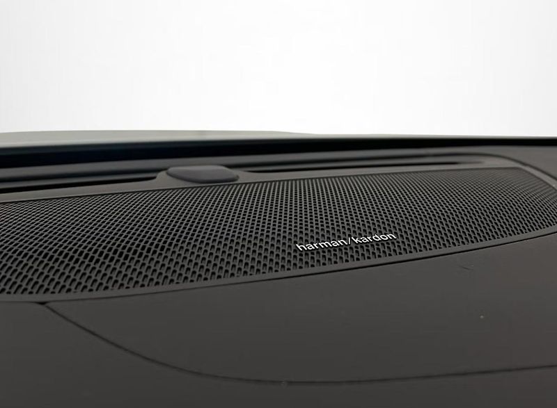 Volvo S60 Recharge T8 AWD R Kam Pano Taž - fotka 10 z 33