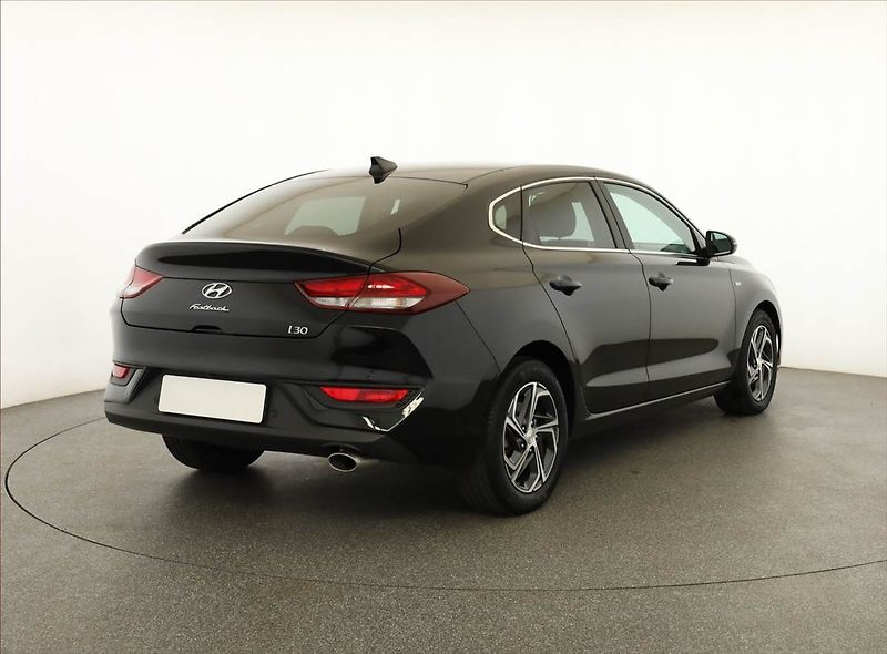 Hyundai i30 (2022) 1.5 T-GDI MHEV, ČR,1.maj - fotka 5 z 20