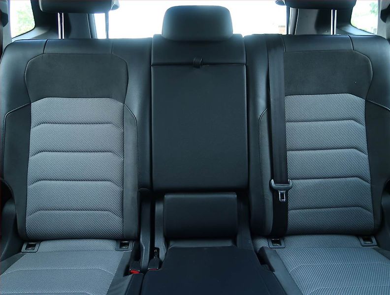 Volkswagen Tiguan Allspace (2018) R-Line 2.0 BiTDI - fotka 10 z 23