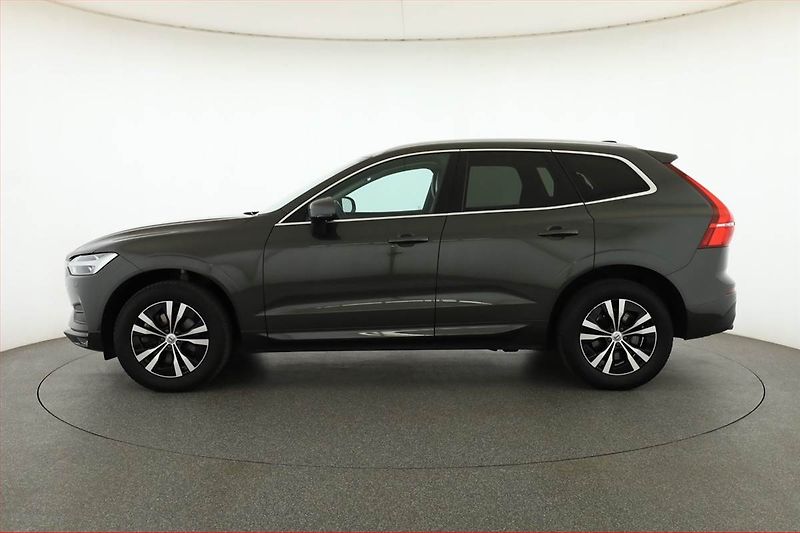Volvo XC60 (2021) B4 AWD, 4X4,Automat,MHEV,45TKM - fotka 3 z 18