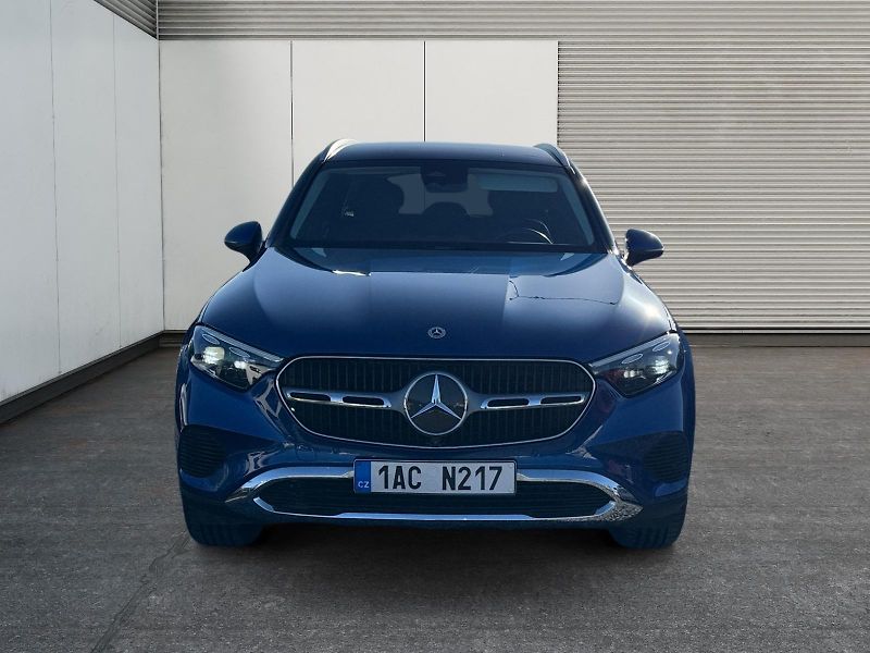 Mercedes-Benz GLC (2024) 200 150kW 4MATIC CZ DPH - fotka 2 z 11