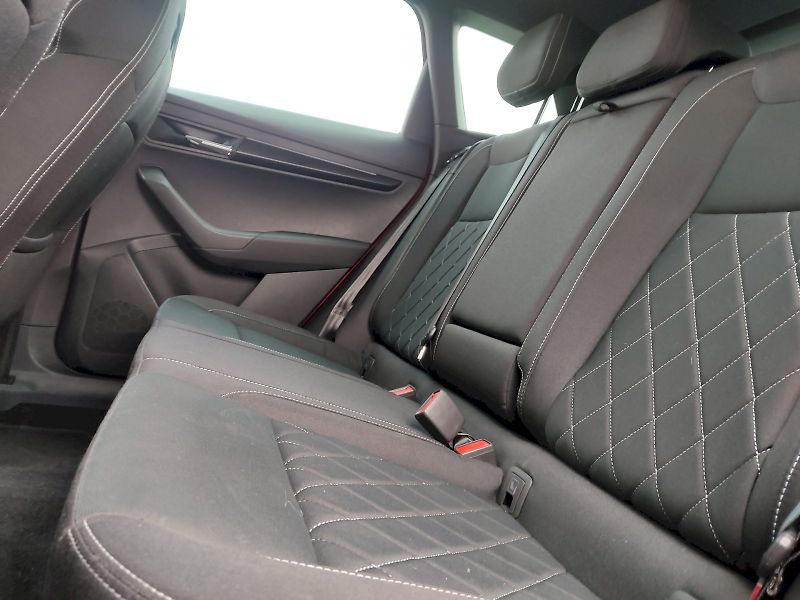 Škoda Karoq (2022) SportLine + 1,5 Tsi 110 Kw - fotka 25 z 36