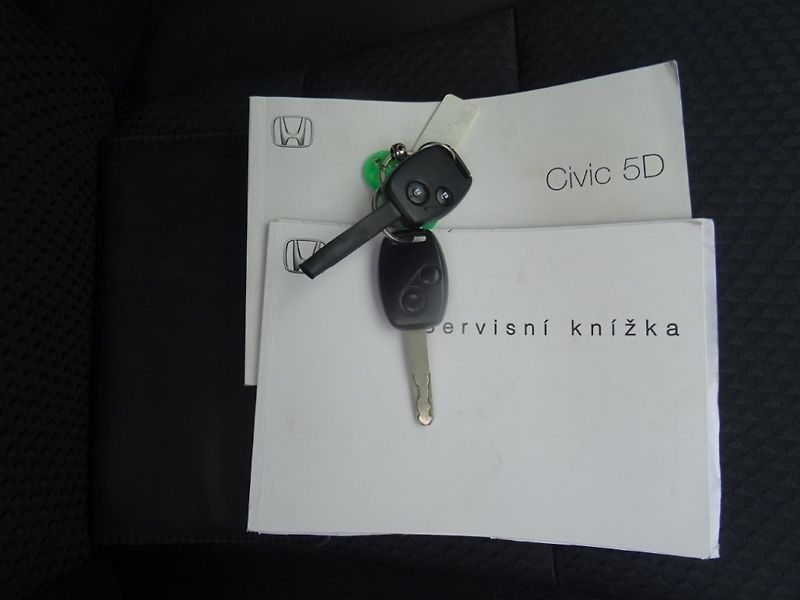 Honda Civic (2010) 1.4i,73kW,NovéČR,klima - fotka 10 z 21