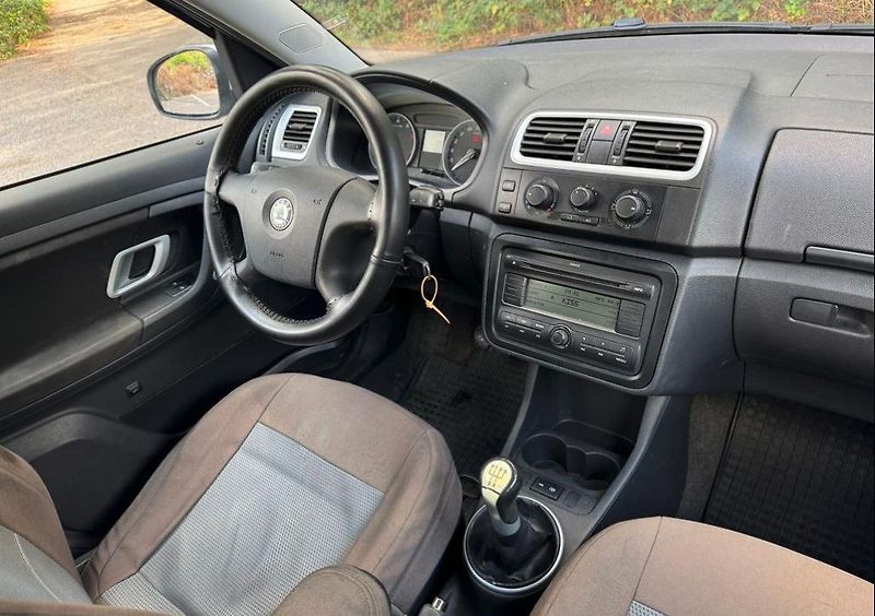 Škoda Roomster (2008) 1.4 / 63kW - fotka 13 z 16
