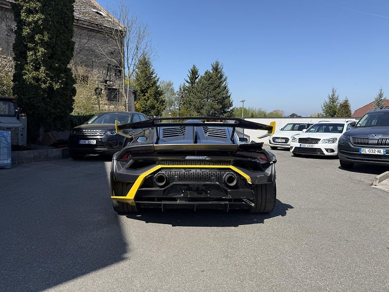Lamborghini Huracán STO - 60 ANNIVERSARIO - fotka 9 z 37