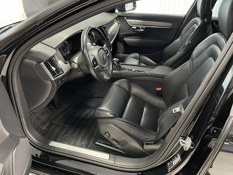 Volvo V90 2.0 D4 MOMENTUM SERVISKA - fotka 20 z 29