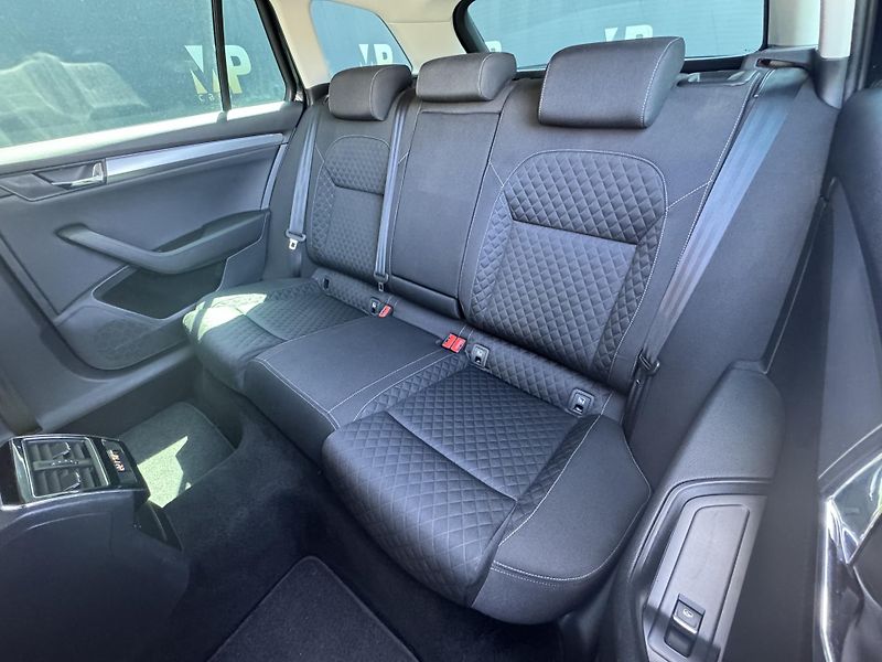 Škoda Superb (2018) III 2.0TDi MAN Style Kessy RZV - fotka 17 z 48