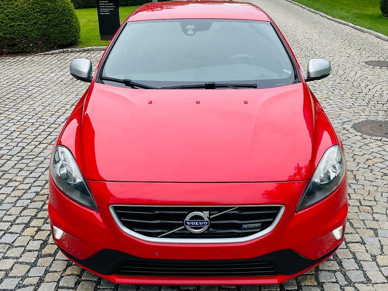 Volvo V40 2.0 D3 R-DESIGN MANUÁL TAŽNÉ - fotka 6 z 45